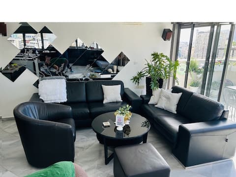 Top-earning Airbnb listing in Givatayim, 1 bedroom