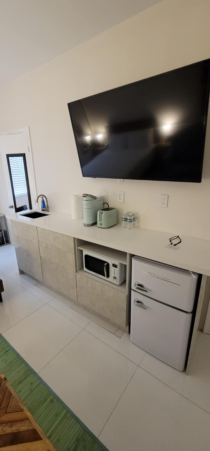 Beachfront-133-freeparking-oceandr-sofi-southbeach - 