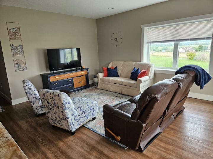 Mtn View Farm Apt: Hot Tub, Kitchen, Sleeps 6 - ハリソンバーグ, VA