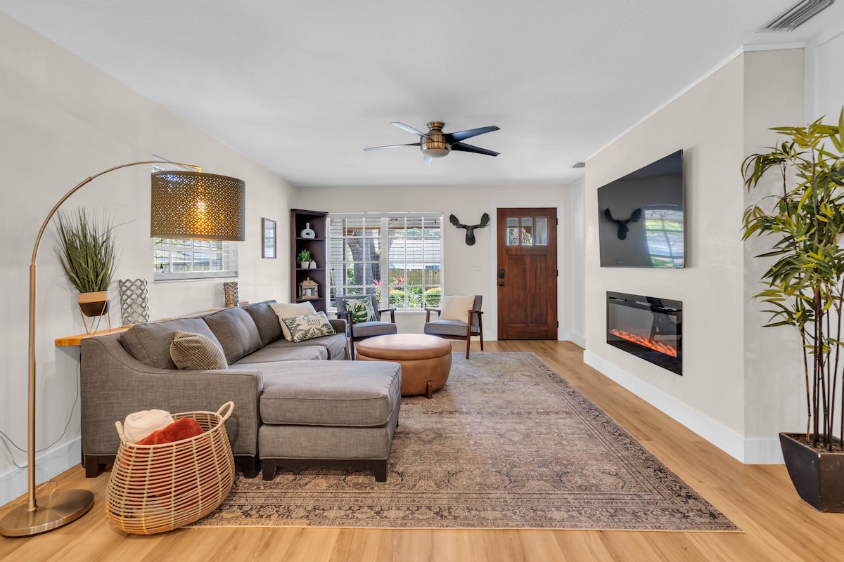 Successful Airbnb property: Welcome to The Plaza Tampa in Riverside Heights