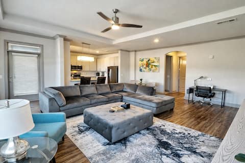Popular Airbnb listing: Buckhead Quarters - Spacious with Private Balcony in Lindbergh/Morosgo