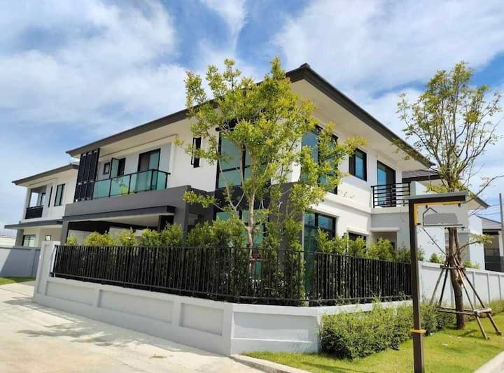 Luxury House - Bang Bo