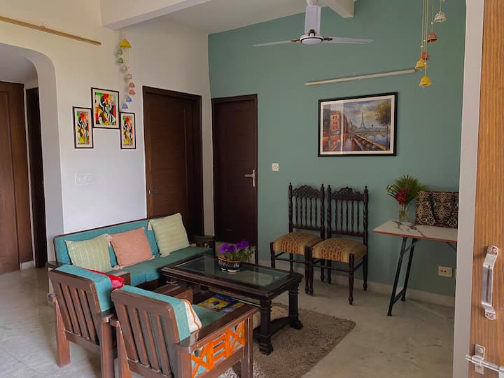 Private 3bhk • The Hanging Plants House • Defcol - Nueva Delhi