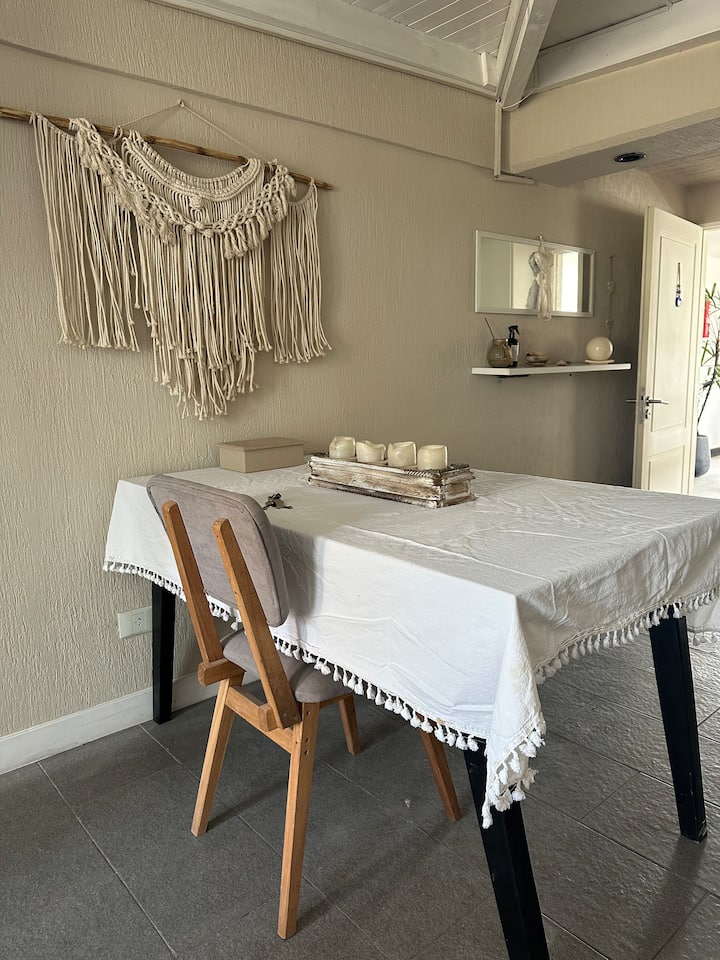 Kitnet de frente para o rio em Tigre