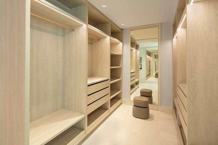 Luxury 7BR Golf Villa, Padel, Indoor Pool, Gym Spa