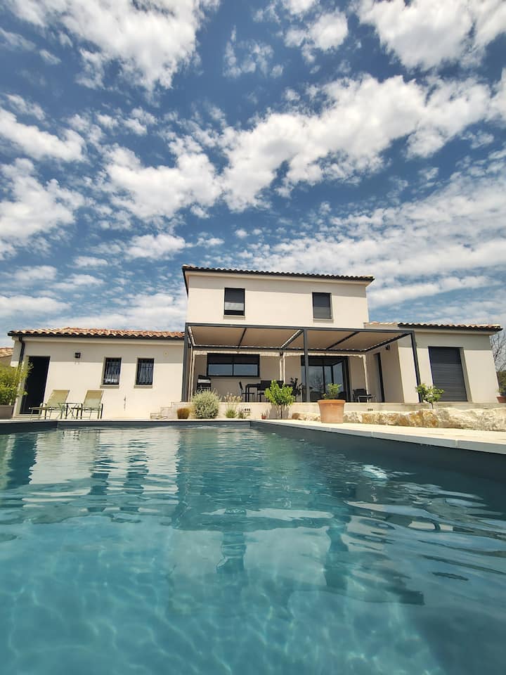 Maison Moderne Avec Piscine Privée En Provence - Orange