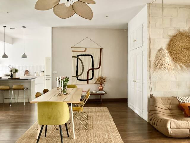 Large air-cond. villa with lodge, pool and jacuzzi gallery image 2