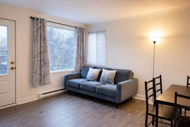 Spacious 2br Near Metro, Full Kitchen, Quiet Area - Montreal