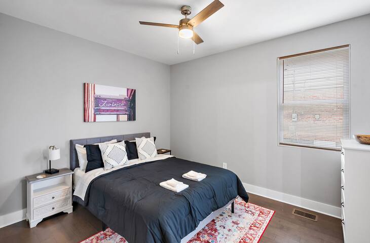 Broadway Getaway! 5 miles to Downtown Nashville! gallery image 3