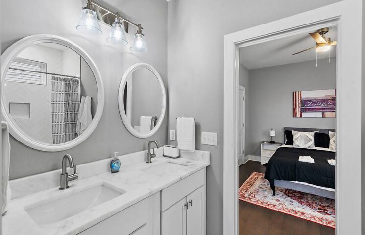 Broadway Getaway! 5 miles to Downtown Nashville! gallery image 4