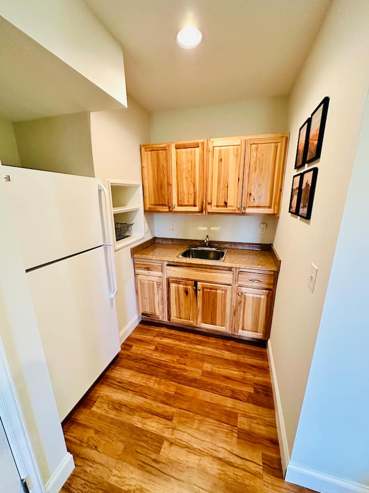 Mountain Views: Weaverville Basement Guest Suite - Weaverville, NC
