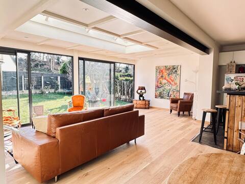 4 bedrooms sunny family home