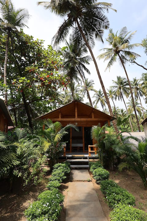 Wooden AC Cottage|On the Palolem Beach|Fast WiFi|