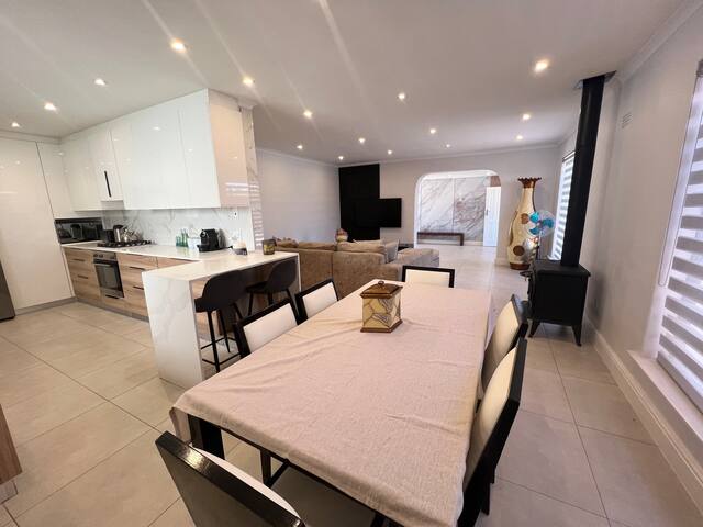 Luxury 14 sleeper Villa Lamsyh / 1000m2 Garden. gallery image 4