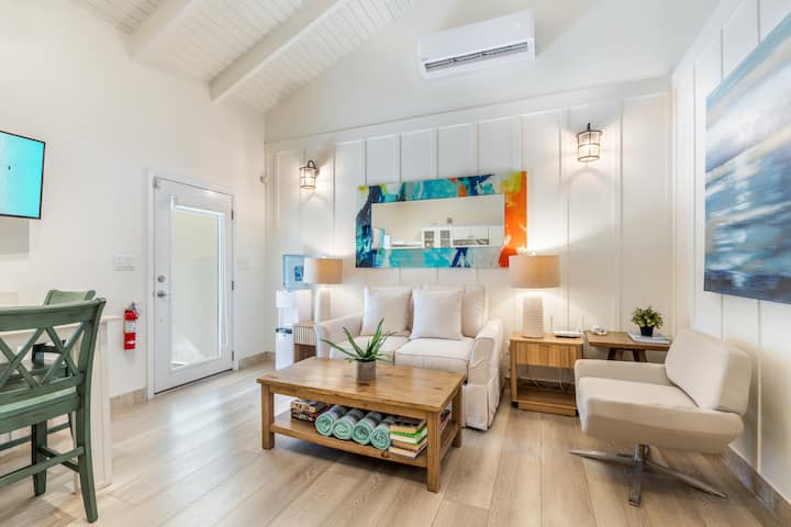 Sageflower 1br Villa | Beach Chairs On Grace Bay! - Turks and Caicos Islands