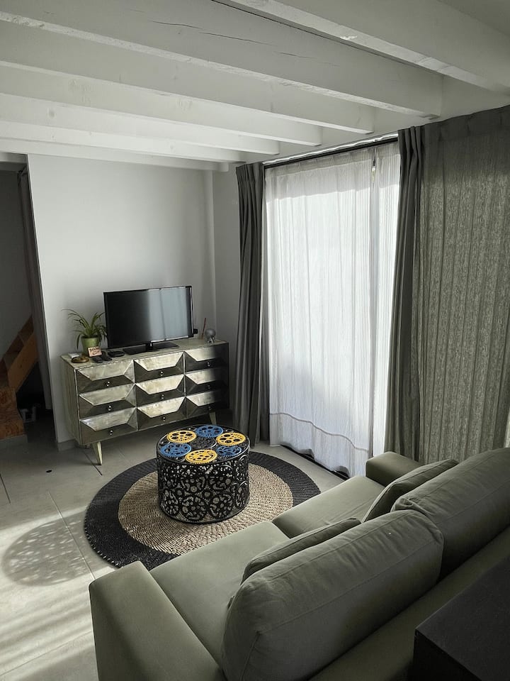 Tiny House Avec Terrasse - Parking - Fibre Tv - La Roque-d'Anthéron