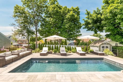 Lovely home by the beach in coveted Lordship