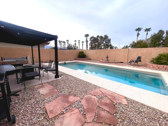 Your Own Home Oasis in Vegas w Pool and Games