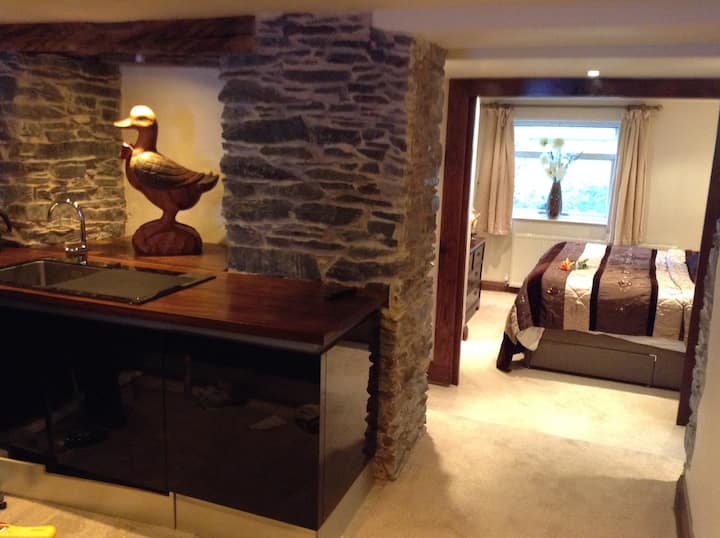 Stone’s Throw Romantic Retreat - Bowness-on-Windermere