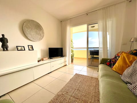 Popular Airbnb listing: Panoramic ocean view in Granadilla De Abona