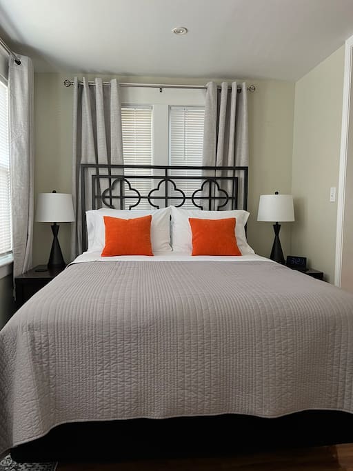 New Cozy Getaway, Minutes from Downtown