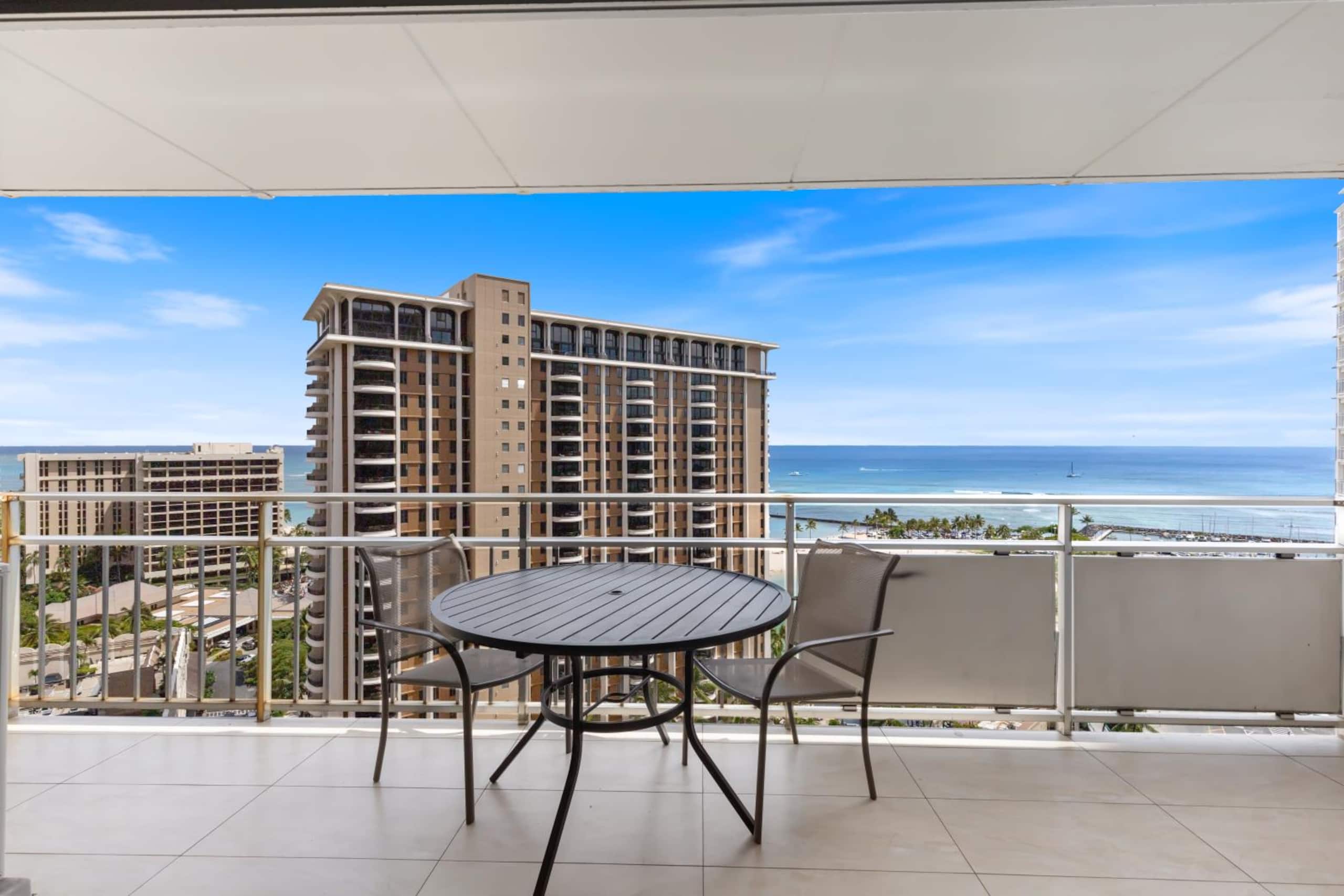 Waikiki Ilikai Resort OceanView Condo with Pools - Image 17
