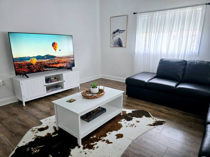 Ever After Guesthouse 3 Bed Self Check-in - Lochinvar