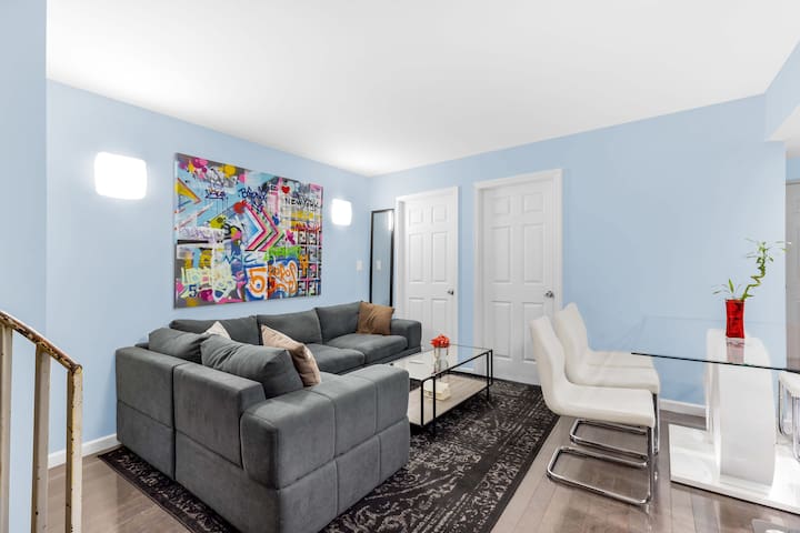 Lovely Manhattan apartment sleeps 9