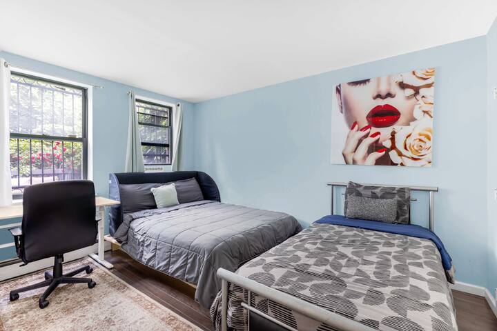 Lovely Manhattan apartment sleeps 9 gallery image 4