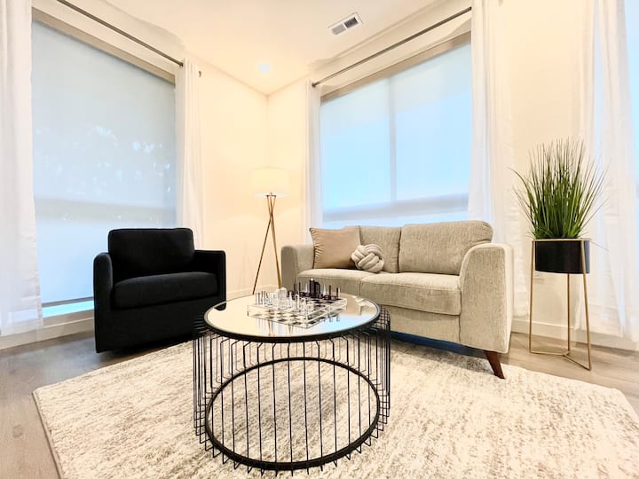 Deluxe two beds APT 1b1b