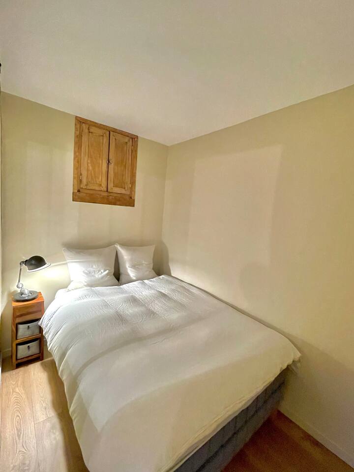 Двойно легло с качествен матрак с марка bultex