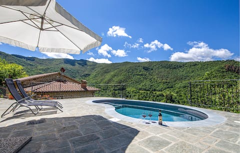 Luxurious home in Pian del Ponte