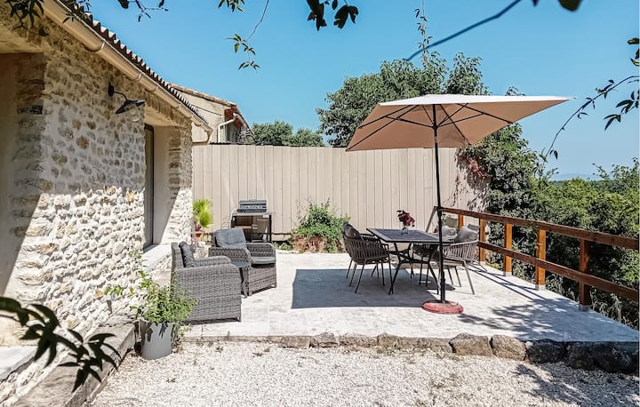 Awesome Home In La-roque-sur-pernes - Fontaine-de-Vaucluse