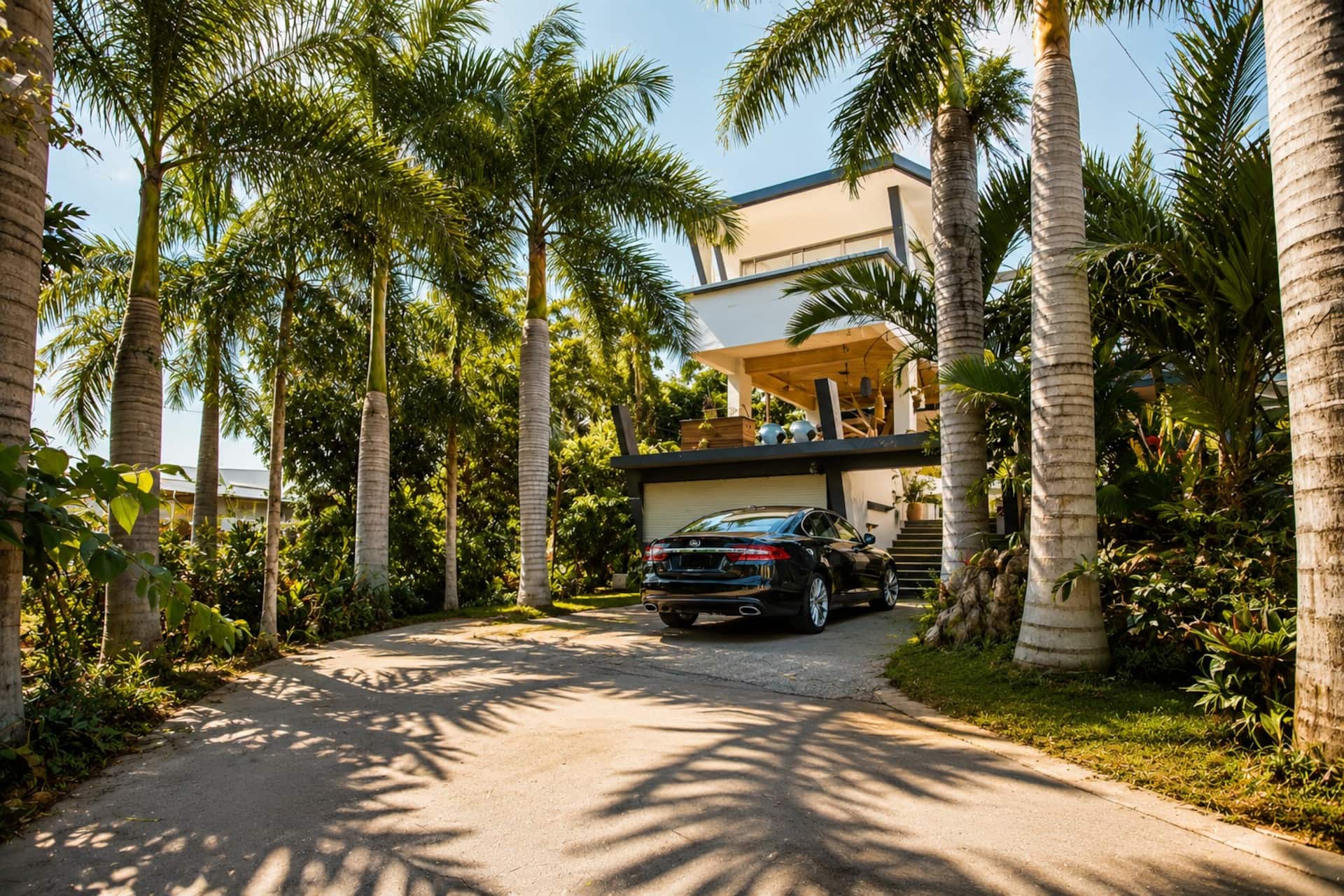Private Tropical Loft in Villa with Pool & Jacuzzi