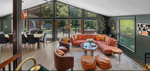 The Catamount Ski Haus with Pool & Hot Tub