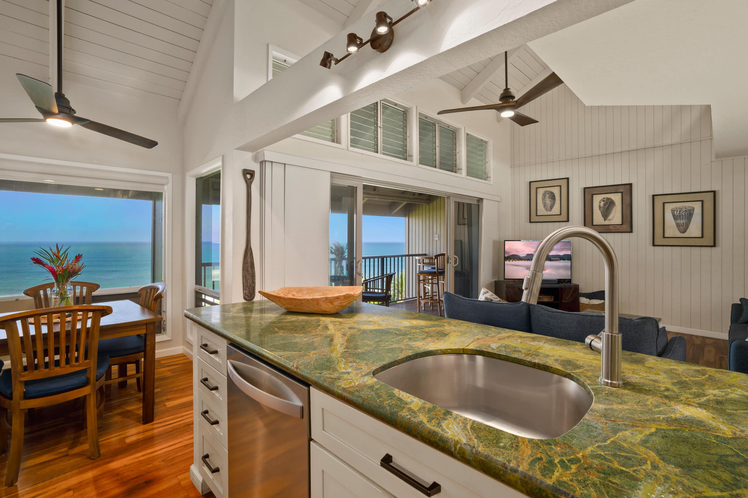 Breathtaking view - 2bd 2ba - AC - Image 5