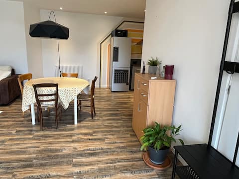 Quiet 2-room apartment close to Lyon