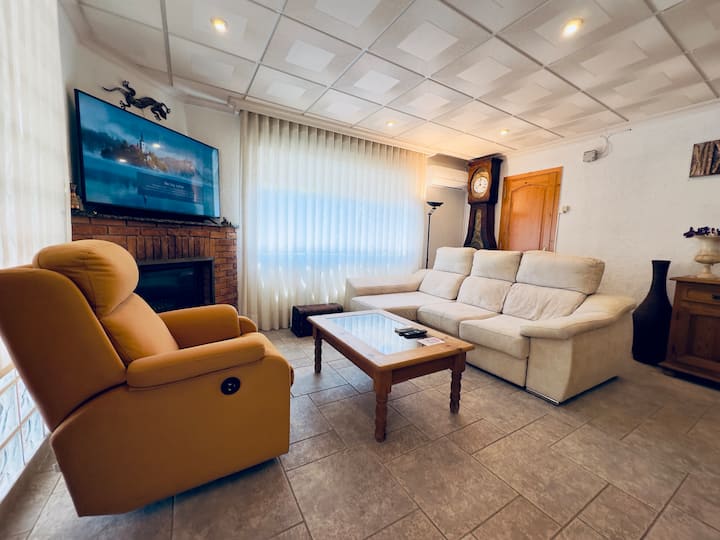 Acojedor Chalet Con Jardín Perfecto Para Familias - Benicarló