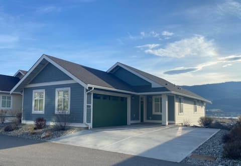 Cottages on the lake in Osoyoos