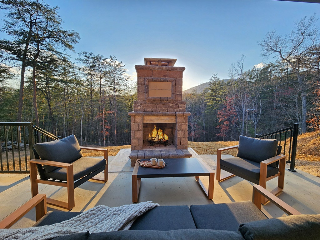 Luxe 4 BR~Swim Spa~Outdoor Fireplace~ Gameroom