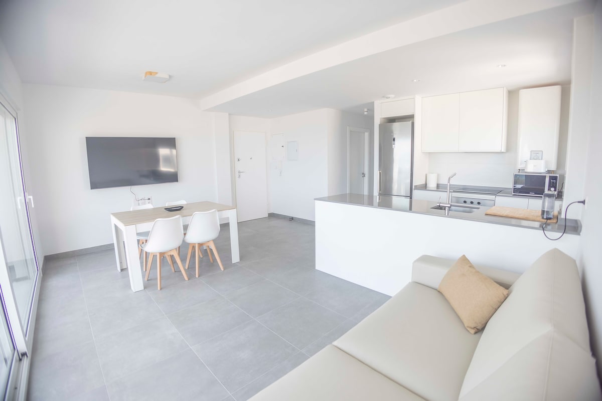 Top Airbnb: Beach penthouse with ocean views à Oliva