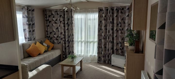 Victory Family Caravan - Essex - Walton-on-the-Naze