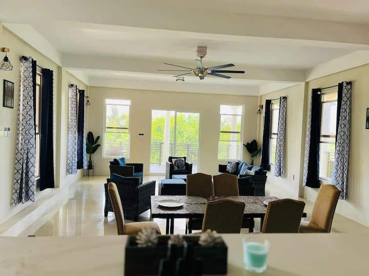 Royalty's Retreat - Saint Lucia