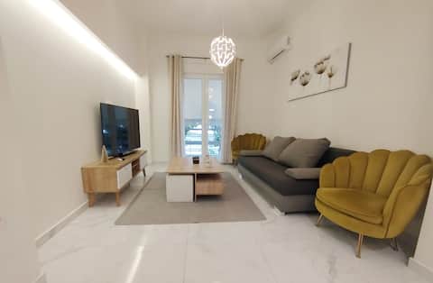 Popular Airbnb listing: Cozy Apartment 5 minutes to metro korydallos in Περιφερειακή Ενότητα Πειραιώς