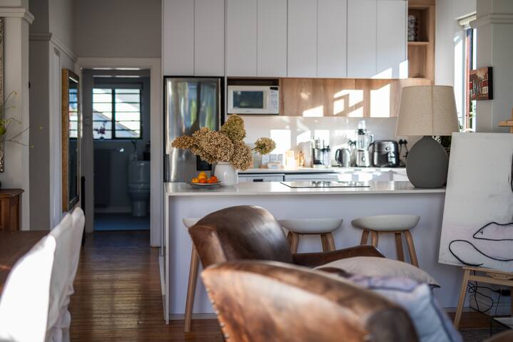 Central 2 bedroom apartment gallery image 5