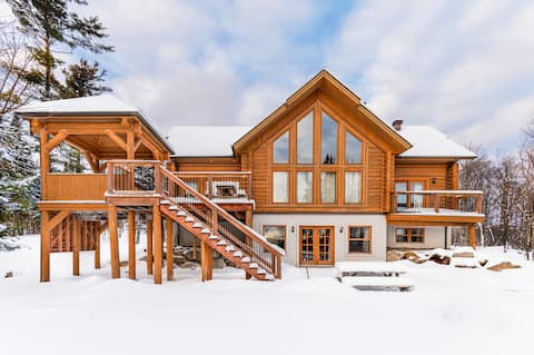 Fiddler Lake Resort: Exclusive Chalet + Hot Tub