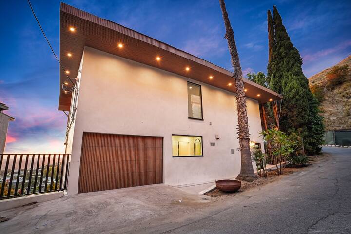 Sunset Château Overlooking the City gallery image 2