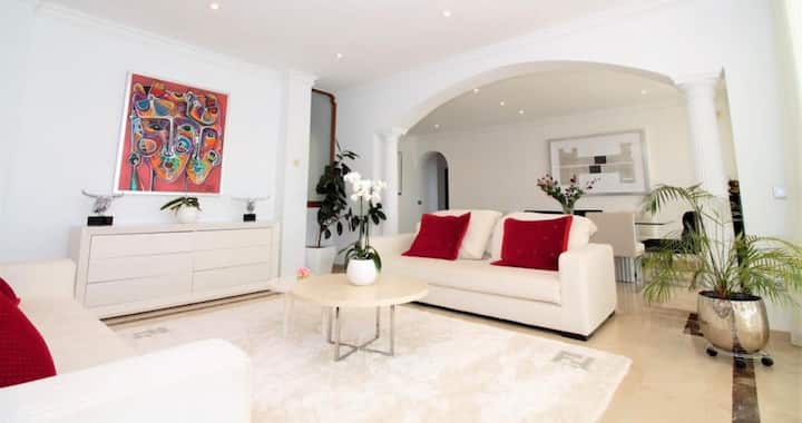 Villa In Marbella With Sea View - 埃斯特波納