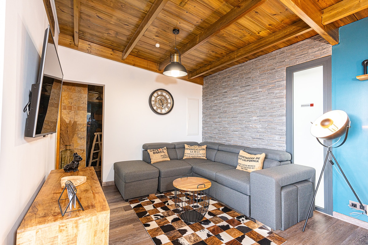 Successful Airbnb property: 4* charming furnished accommodation in L'étang Salé