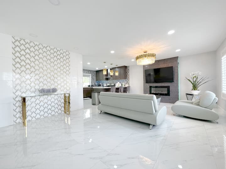 Modern Luxury Home | Orange County 2 - Fountain Valley, CA